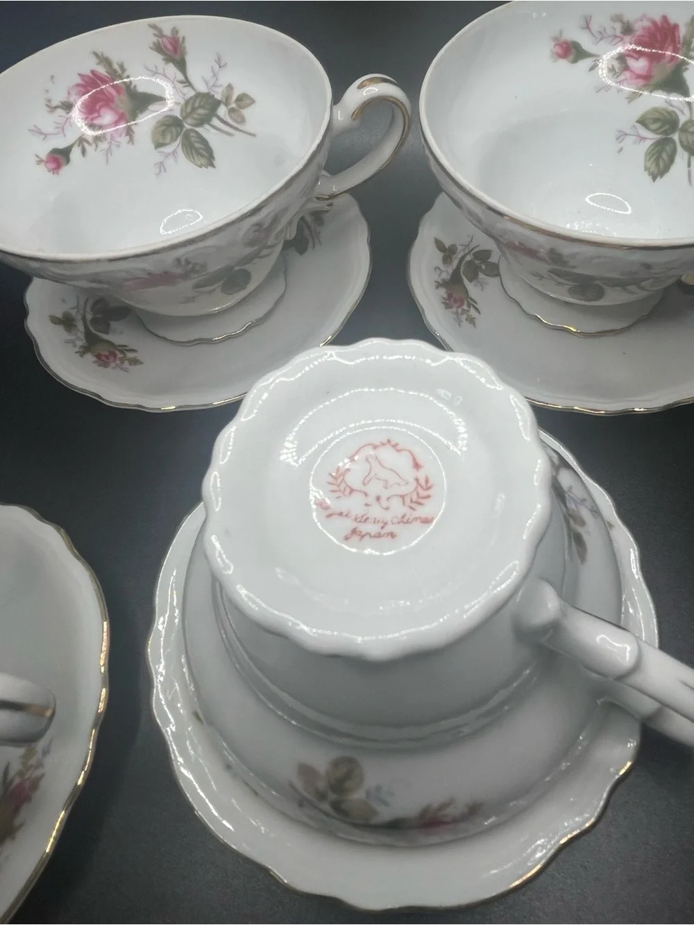 4 Royal Sealy China Japan tea cups, 4 saucers, 4 bread and butter plates